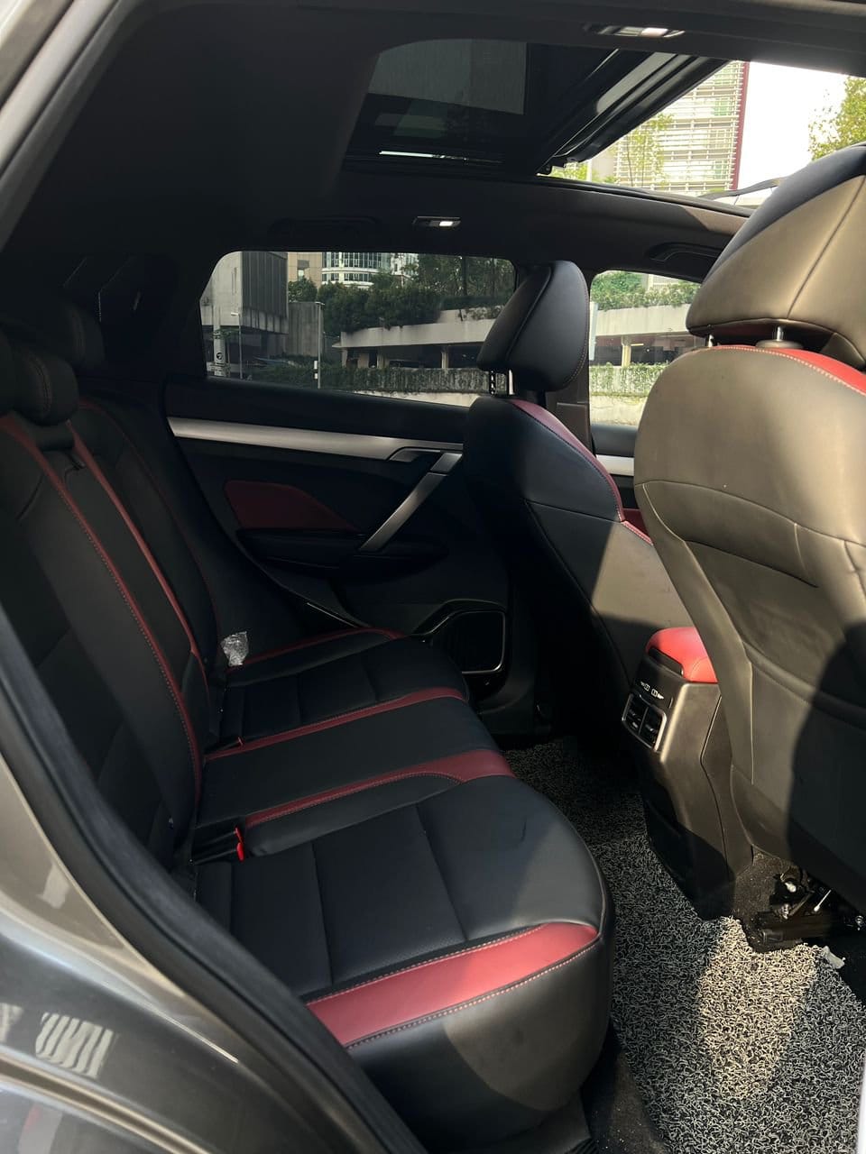 2022 Genesis G70 2.0T Sport thumbnail 2