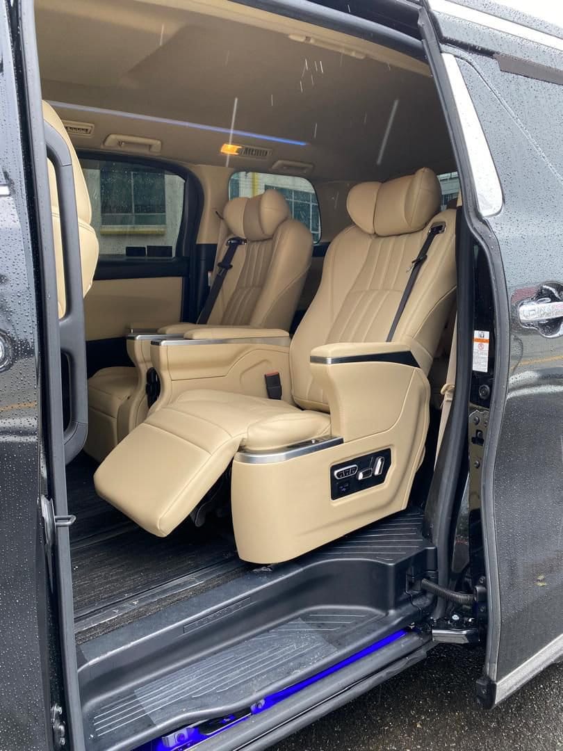 2019 Mercedes-Benz C200 AMG Line thumbnail 2