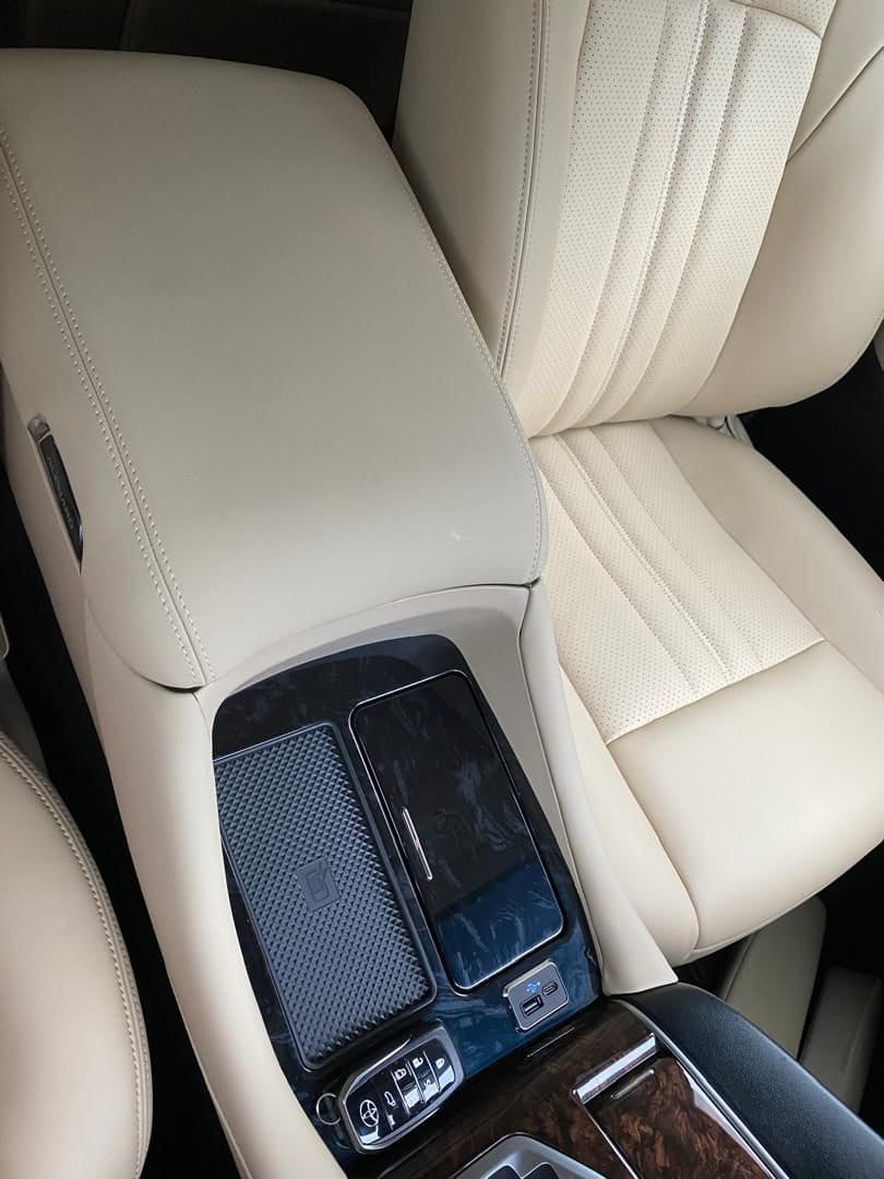 2022 Toyota Alphard Airport Transfer thumbnail 3