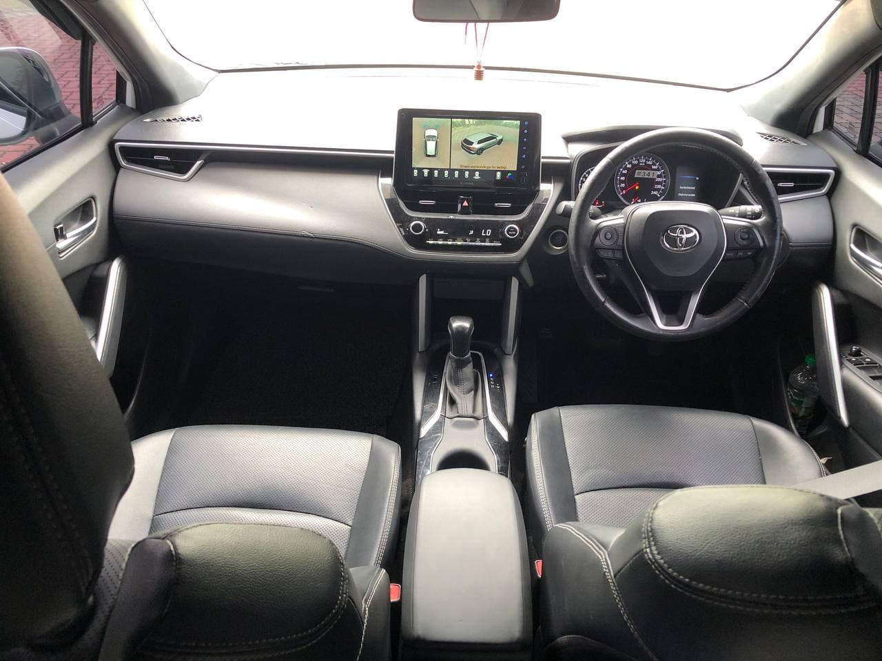 2023 Toyota Cross 1.8 - image 1