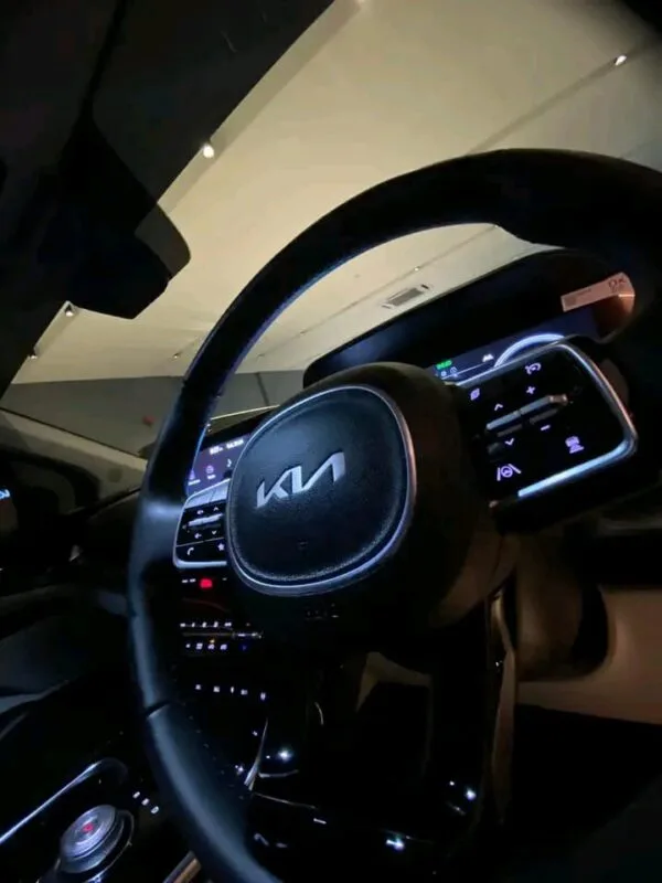 Kia Carnival 2024 - Image 2