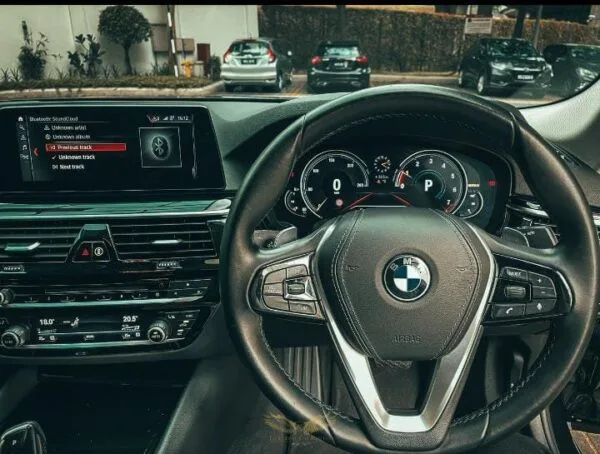 BMW G30 530e - Image 2