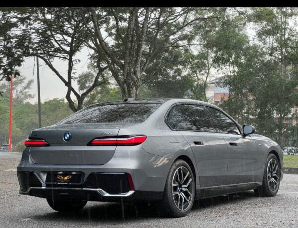 BMW I7 750 le