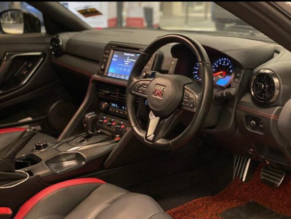 Nissan GTR 2019 - Image 2