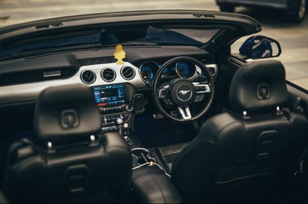 Mustang 2.3 Convertible - Image 3
